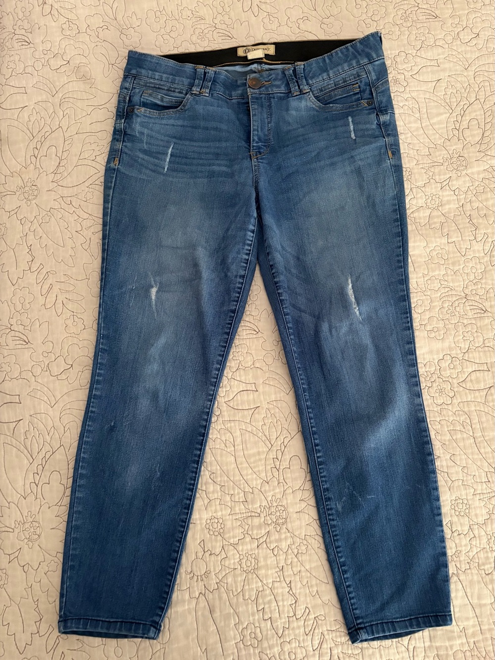 Democracy Absolution Booty Lift distressed ankle jeans size 12